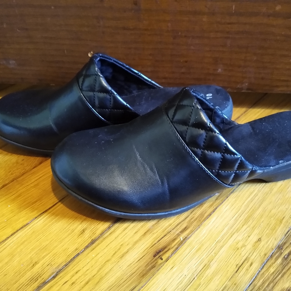 NWOT black clogs